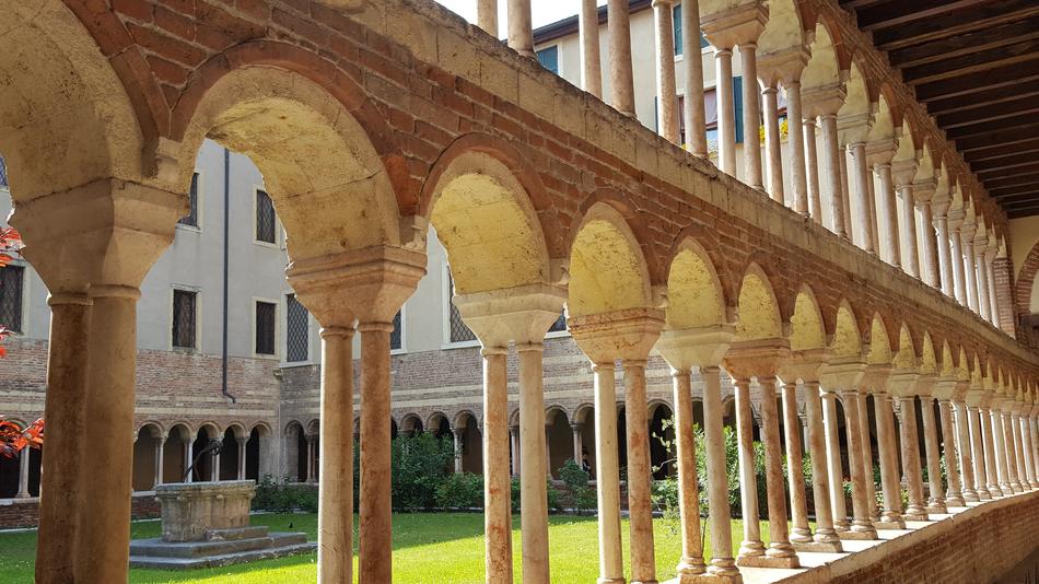 unusually beautiful Verona Cloister