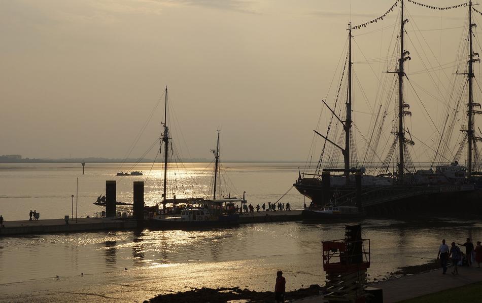 North Sea Port Backlighting