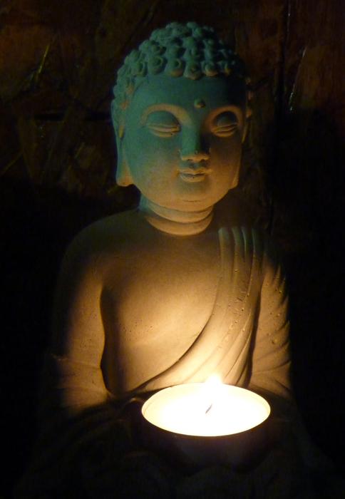 Bouddah Statuette Candle