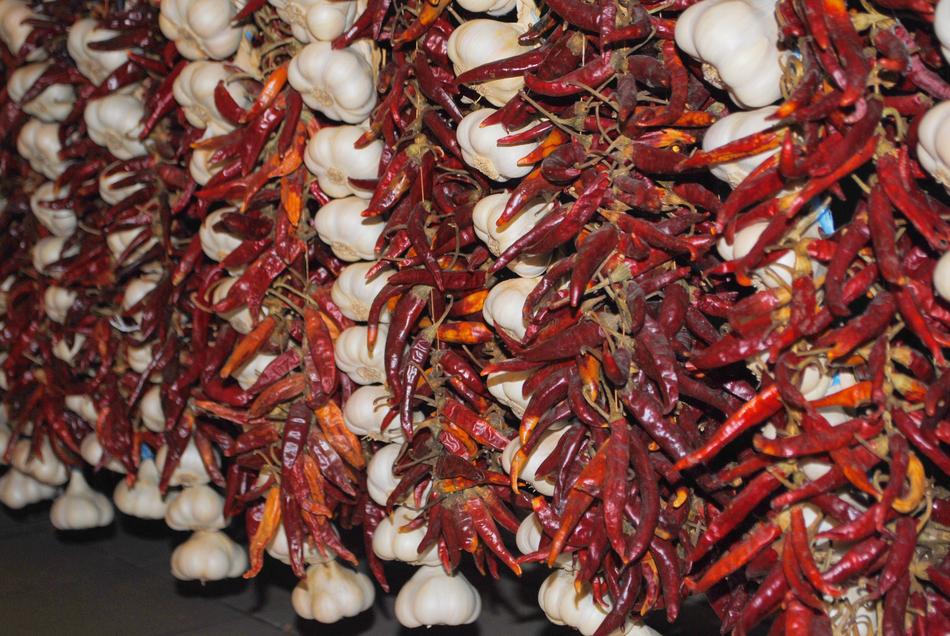 pigtails of dried chili peppers