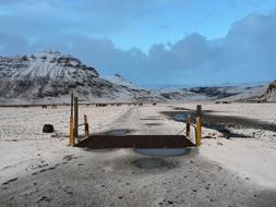 desert road fence
