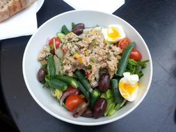 restaurant tuna salad