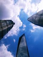 Three-Column Separation of a skyscrapers