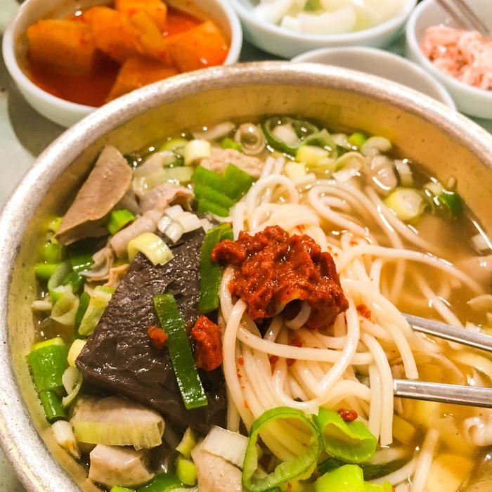 vegetable and meat noodles