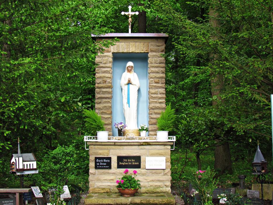 Chapel Figure Christianity The