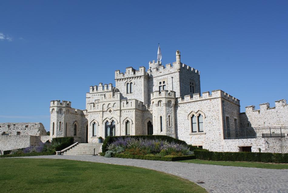 castle in Condette