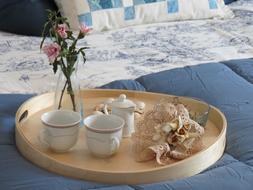 Read Breakfast Decor vase