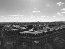 famous Paris Eiffel Tower black and white