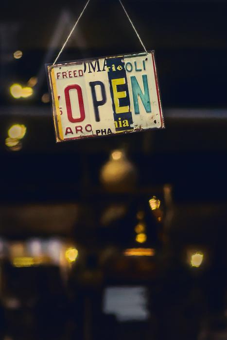 table sign store open