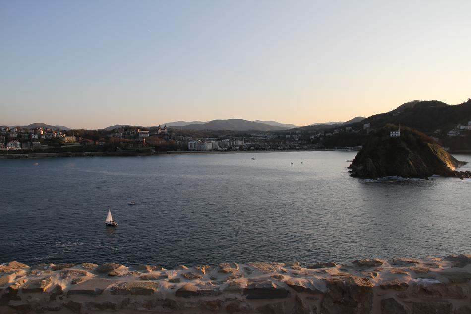 rock water view
