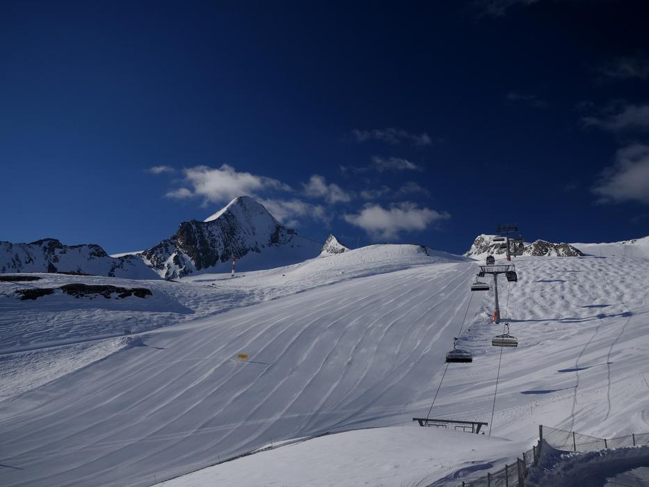 Dream Day Skiing Ski