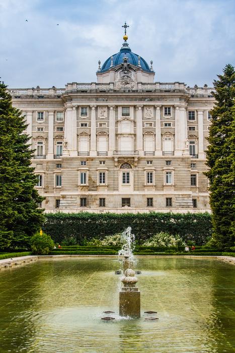 fountain near the royal palace in madrid