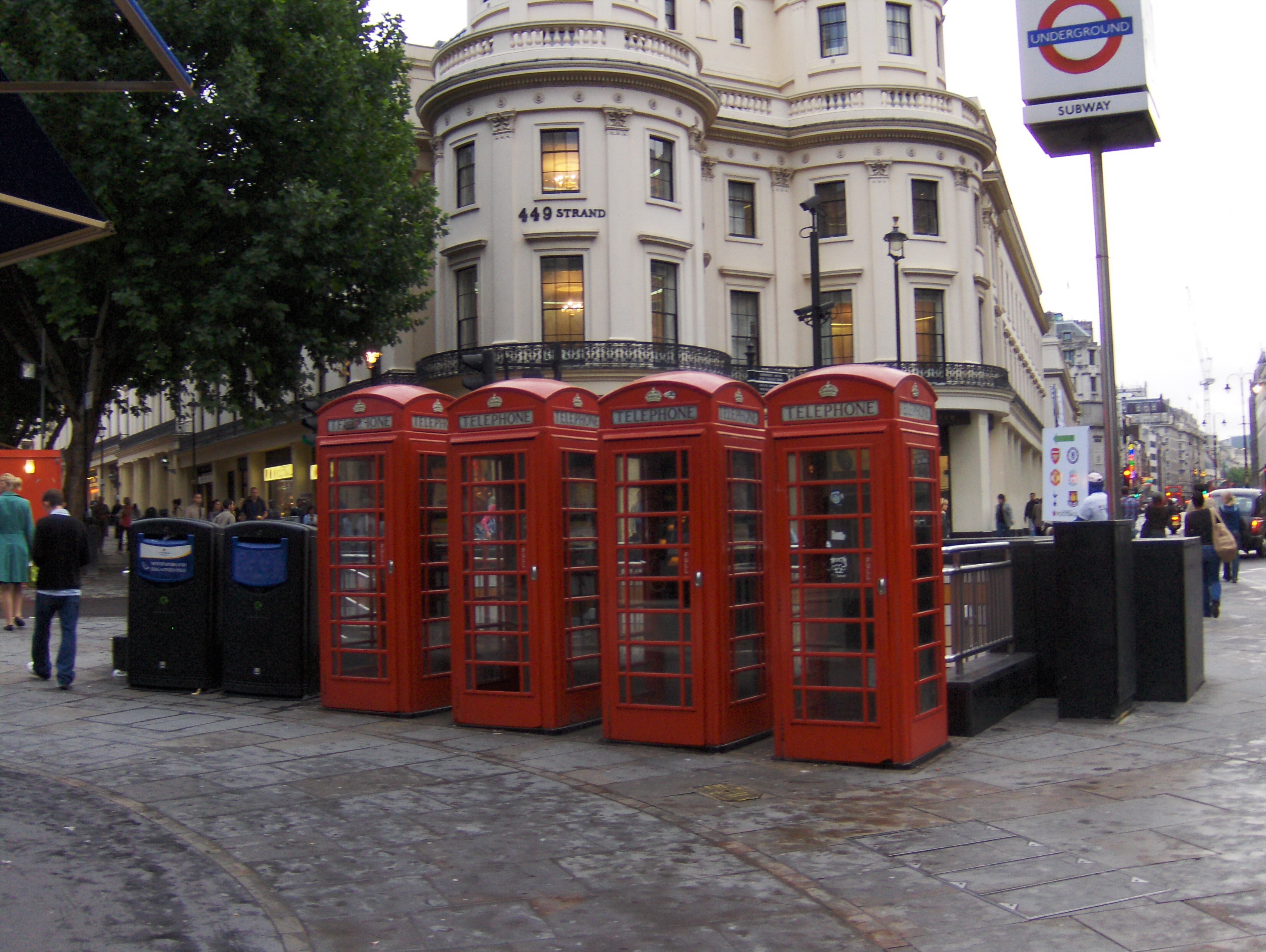 Телефонная будка Англия. Телефонная будка в Ирландии. Телефонная будка Великобритании картинки. Телефон на улице.