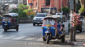 Tuktuk Bangkok road