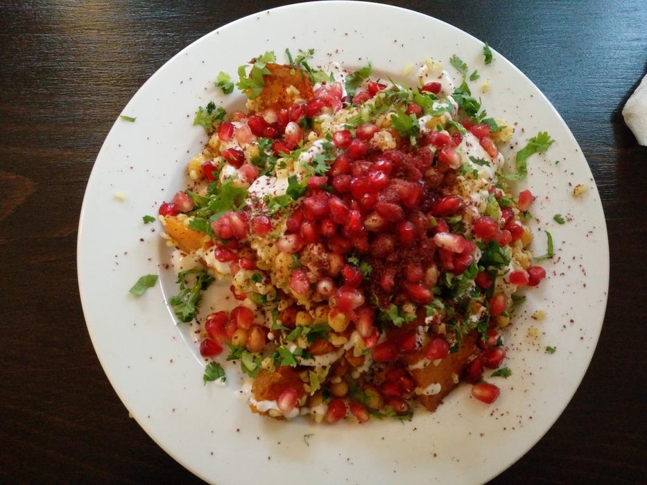 Vegetable salad is delicious