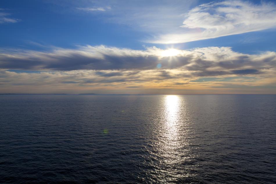 the road from the sun to the sea