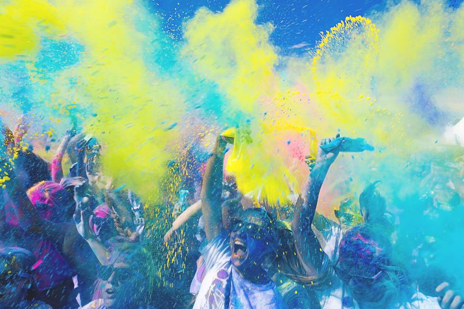 People Crowd play Colors game