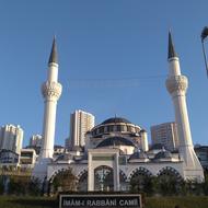 mosques in the architecture of a modern city