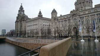 Liverpool Building and river
