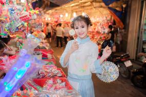 Festival Lantern girl