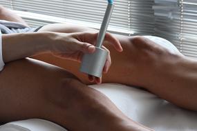 laser knee treatment