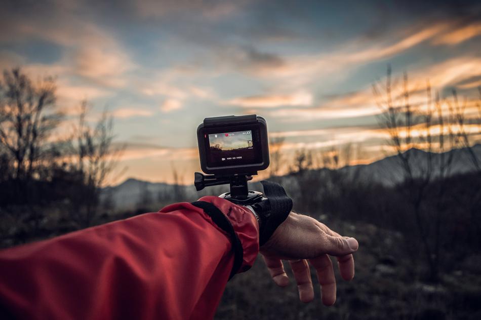 Camera Go Pro hand
