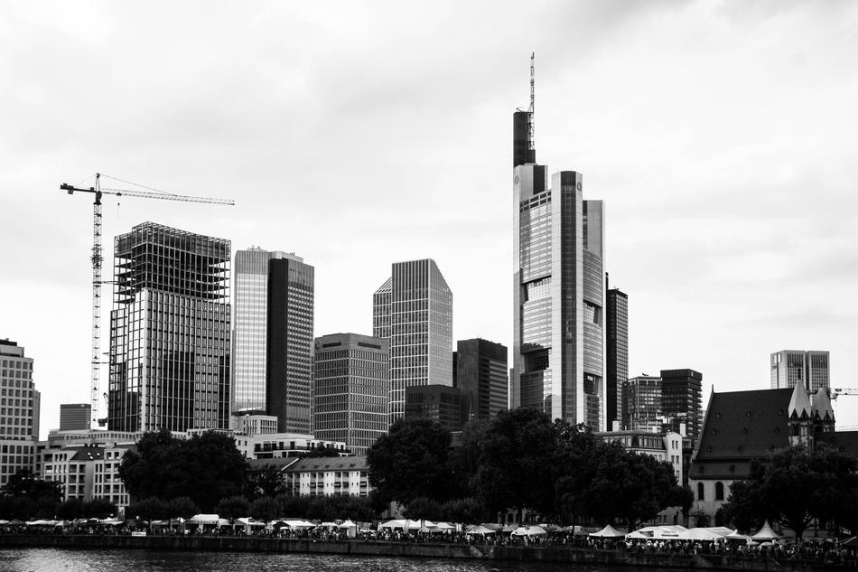 Frankfurt city black and white