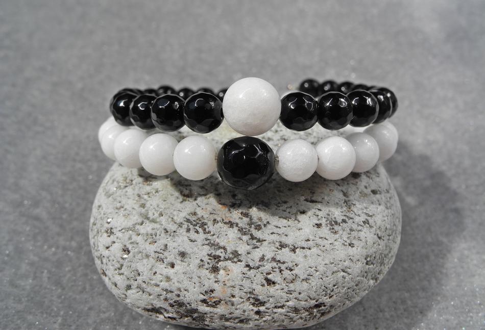Hand jewelry with white and black beads