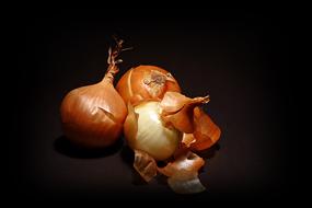 freshly peeled onions