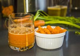 carrot juice with appetizers