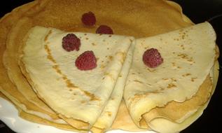 delicious pancakes with berries