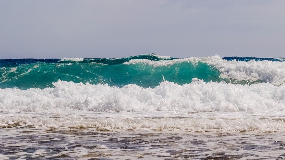 big sea wave blue