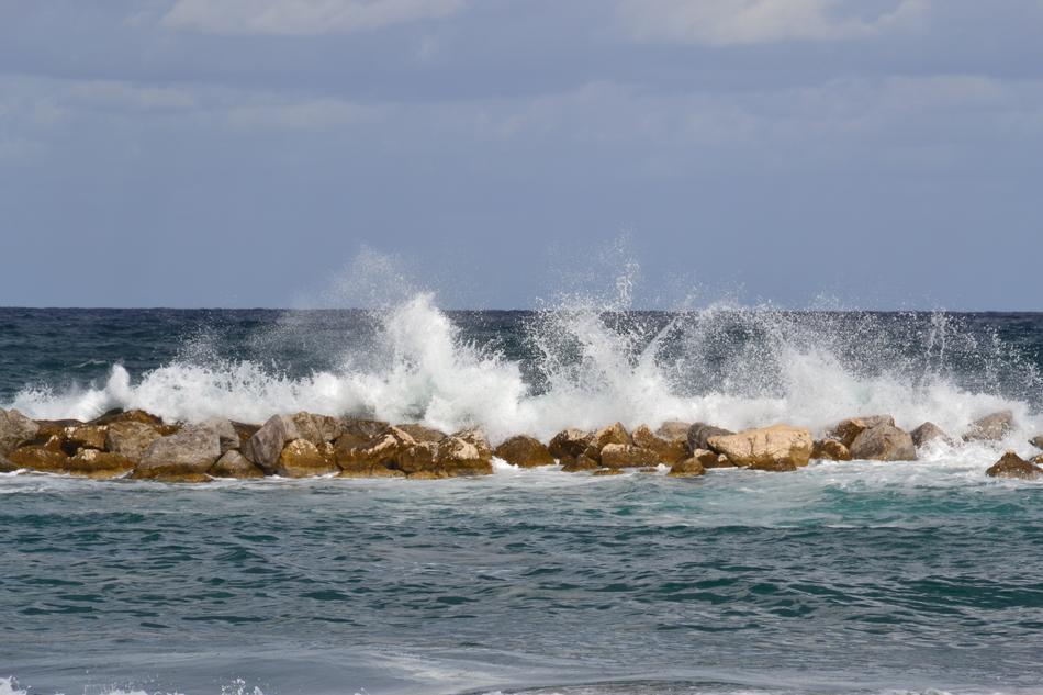 wave hitting the rocks