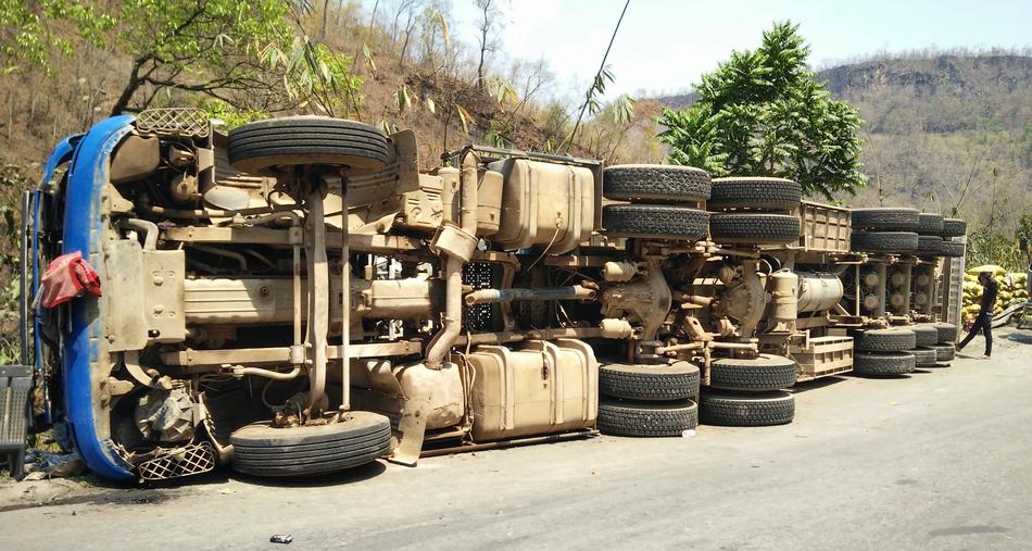 Accident Truck 6 Axel 22