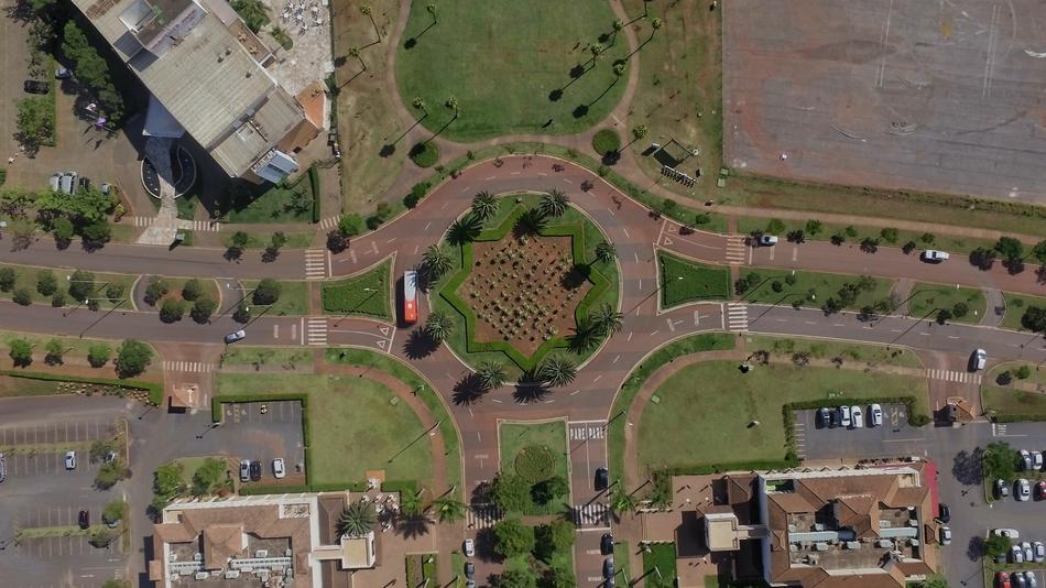 Roundabout Square The Lagoon Lagoa