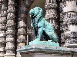 lion at the gates of the louvre