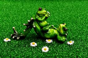 toy Frogs, Mother with Child