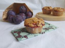muffin and plums