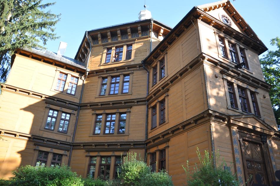 photo of the museum building in Poland