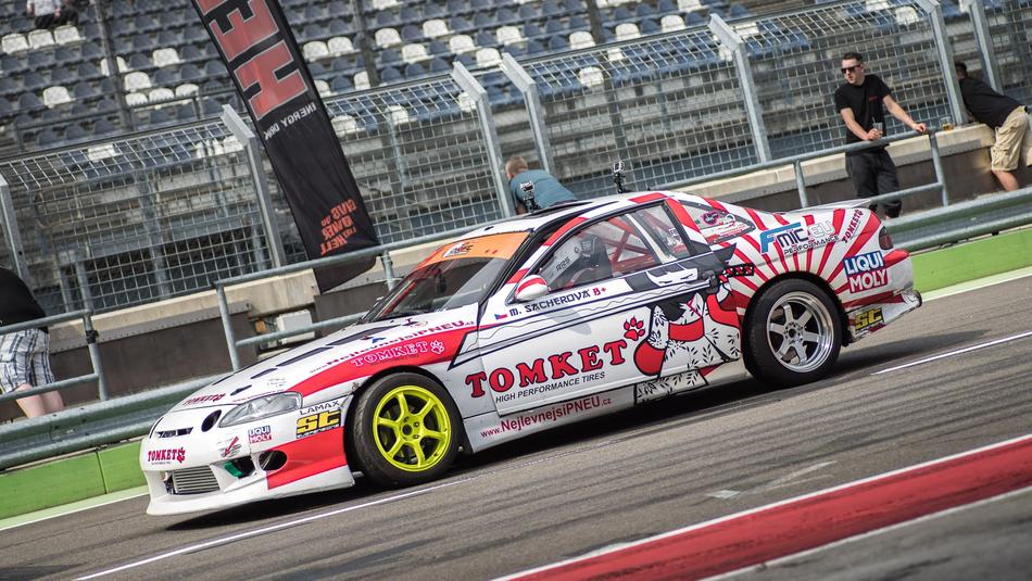 beautiful drift car