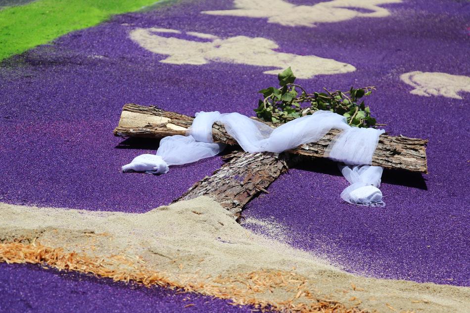 Cruz Passion Easter