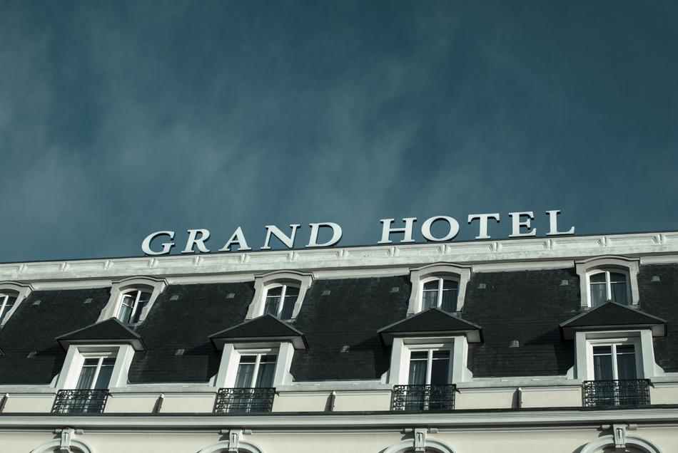 grand hotel and drak sky