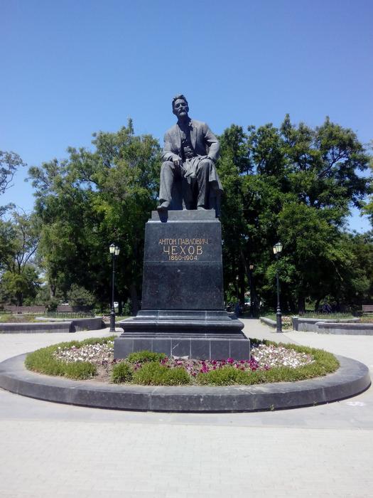 photo of the monument to Chekhov in Taganrog
