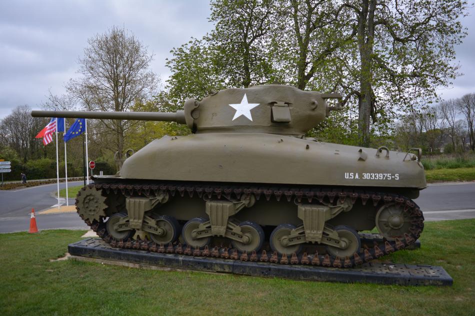green tank with a star