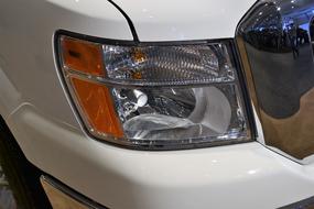 Headlamp Lincoln Navigator White