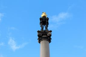 Column Kapitel Candle blue sky