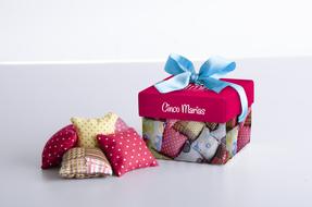 romantic Present Box with pillows