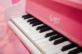 Piano Rosa white pink