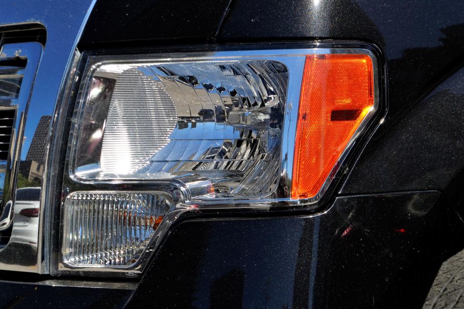 Ford F150 Headlamp Light