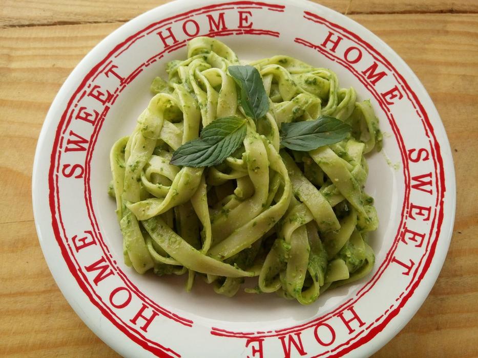 green noodles on a plate